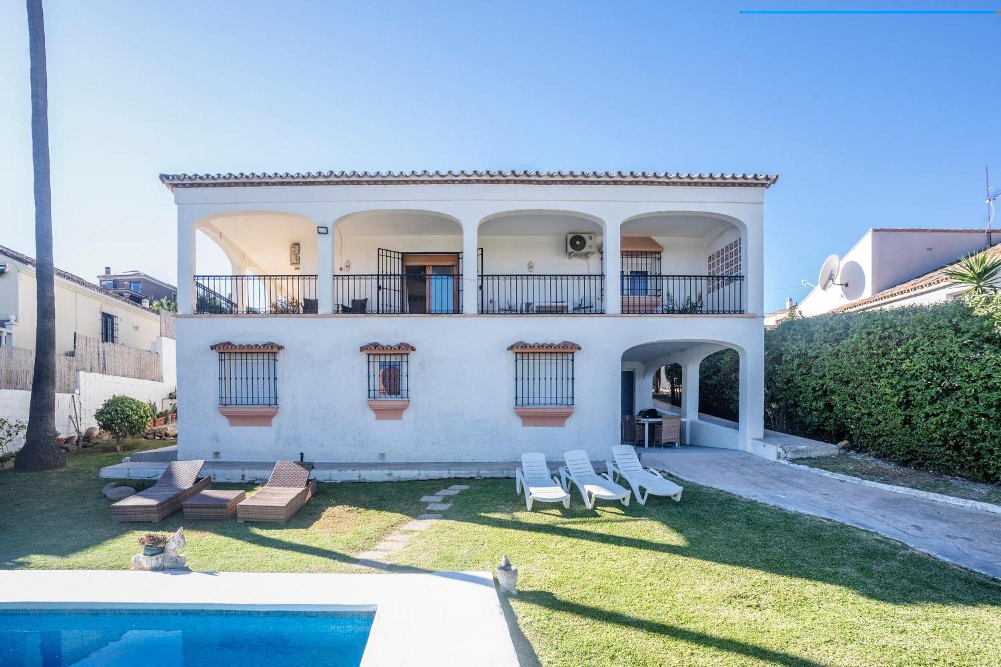 Beautiful 5 Bedroom Villa, Sea Views, Private Pool, Estepona Newly Refurbished ภายนอก รูปภาพ